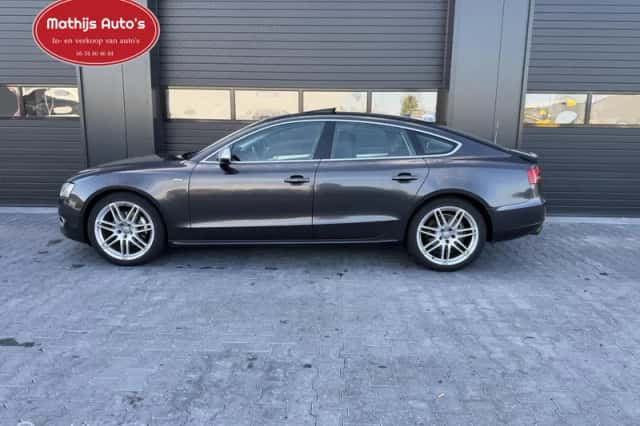 Audi A5 (2010) thumbnail 2