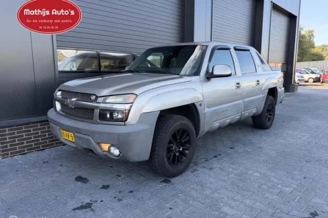 Chevrolet Avalanche (2002) thumbnail 4