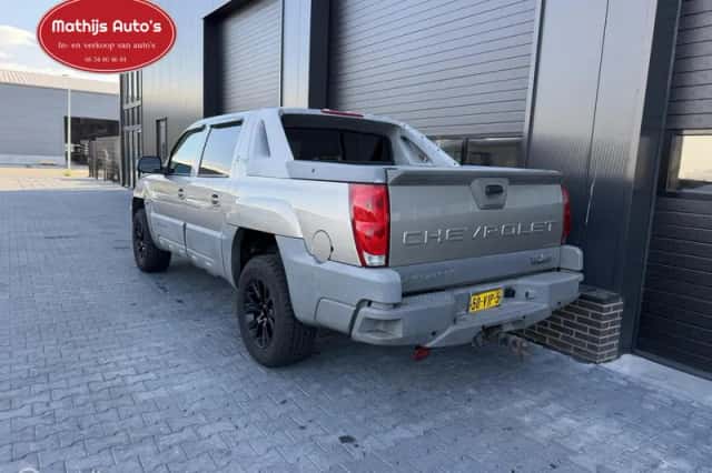 Chevrolet Avalanche (2002) thumbnail 6