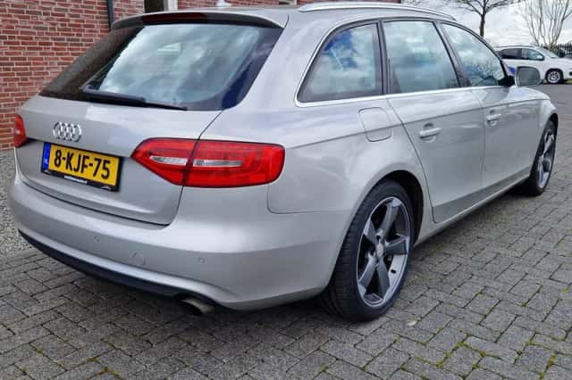 Audi A4 (2013) thumbnail 3