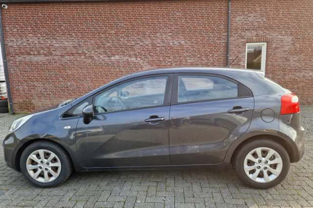 Kia Rio (2013) thumbnail 6