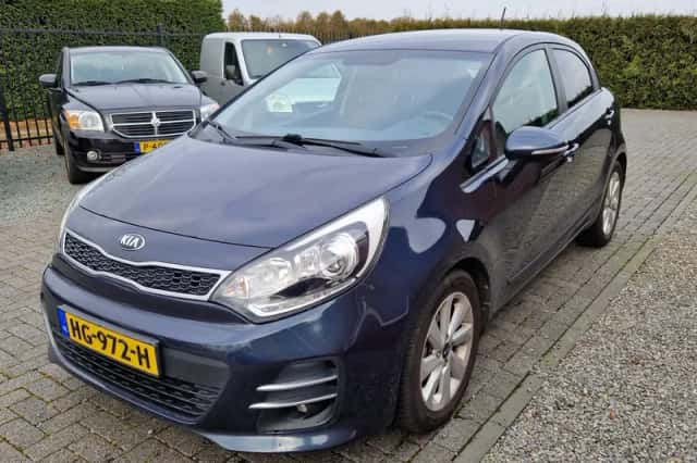 Kia Rio (2015) thumbnail 6