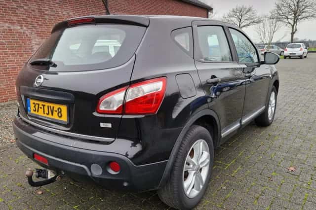 Nissan Qashqai (2012) thumbnail 3