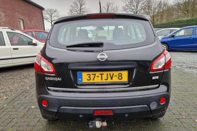 Nissan Qashqai (2012) thumbnail 4