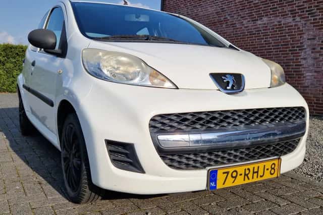 Peugeot 107 (2011) thumbnail 1
