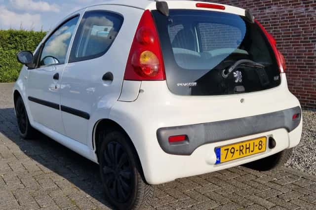 Peugeot 107 (2011) thumbnail 5
