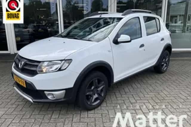 Dacia Sandero (2015) thumbnail 1