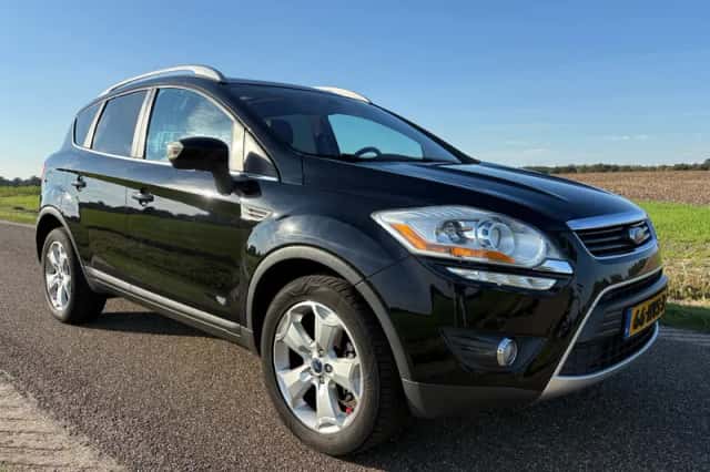 Ford Kuga (2009) thumbnail 3