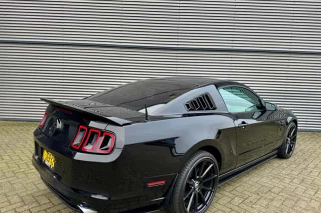 Ford Mustang (2013) thumbnail 6
