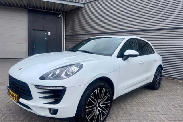Porsche Macan (2015) thumbnail 1