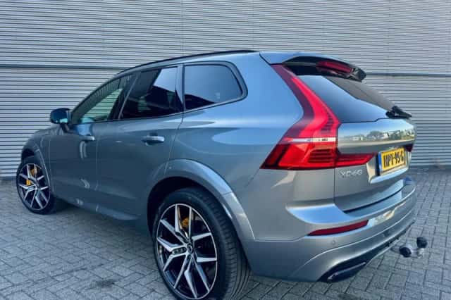 Volvo XC60 (2021) thumbnail 3