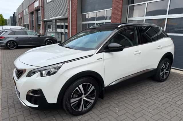 Peugeot 3008 (2017) thumbnail 1