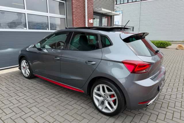 SEAT Ibiza (2018) thumbnail 5