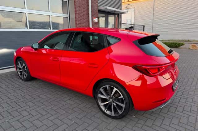 SEAT Leon (2022) thumbnail 3