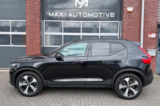 Volvo XC40 (2024) thumbnail 4