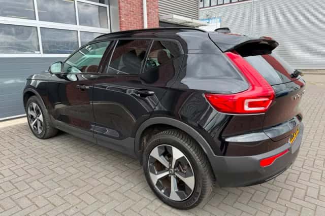 Volvo XC40 (2024) thumbnail 5