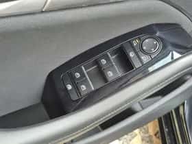 Mazda 3 (2023) thumbnail 15