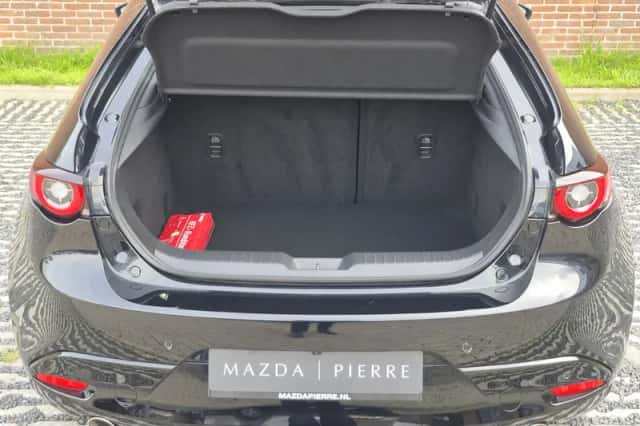 Mazda 3 (2023) thumbnail 6