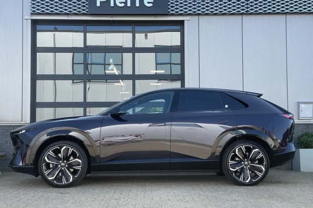 Mazda CX-6e (2026) thumbnail 2