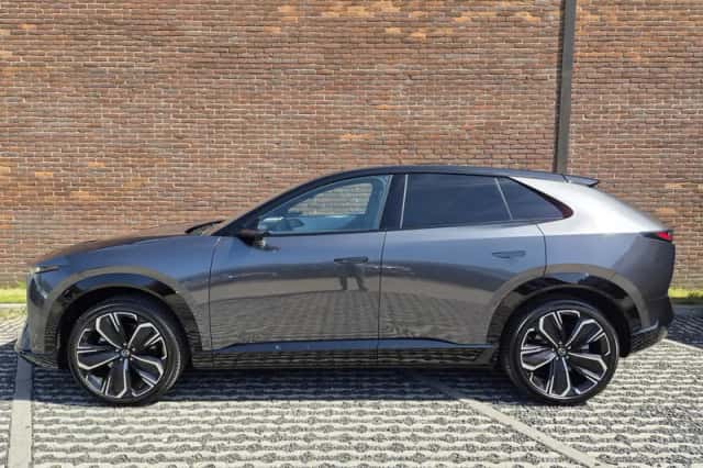 Mazda CX-6e (2026) thumbnail 3