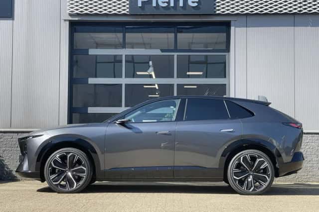 Mazda CX-6e (2026) thumbnail 2