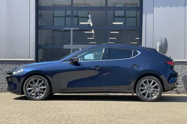 Mazda 3 (2026) thumbnail 2