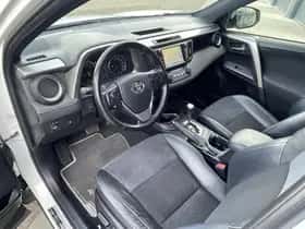 Toyota RAV4 (2017) thumbnail 11