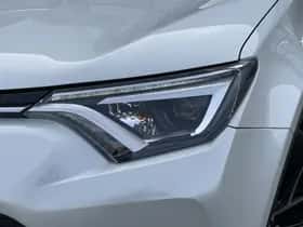 Toyota RAV4 (2017) thumbnail 16