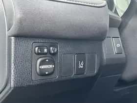 Toyota RAV4 (2017) thumbnail 22