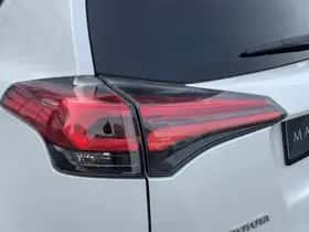 Toyota RAV4 (2017) thumbnail 32