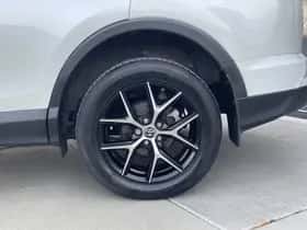 Toyota RAV4 (2017) thumbnail 33