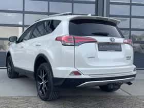 Toyota RAV4 (2017) thumbnail 7