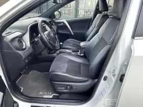 Toyota RAV4 (2017) thumbnail 10