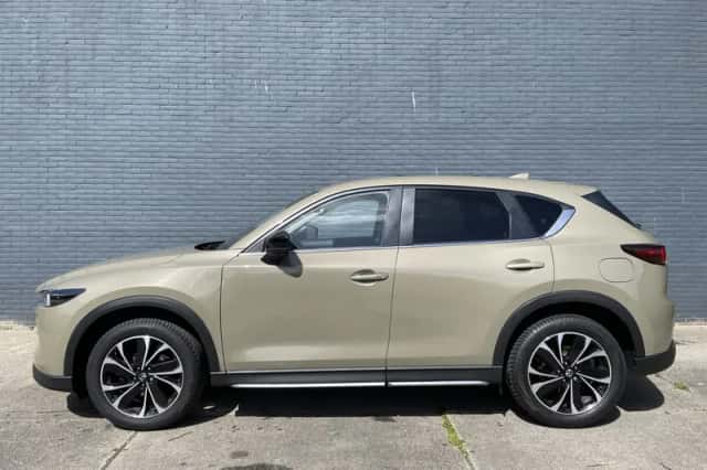 Mazda CX-5 (2022) thumbnail 3