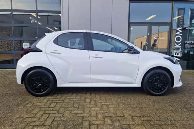 Mazda 2 Hybrid (2026) thumbnail 4