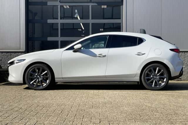 Mazda 3 (2026) thumbnail 2