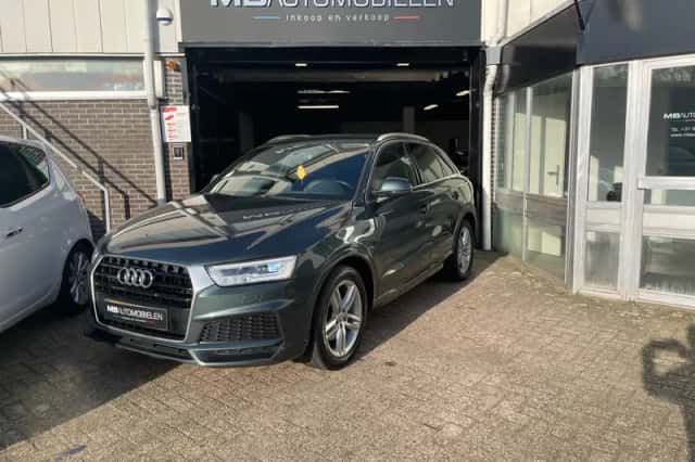 Audi Q3 (2017) thumbnail 1