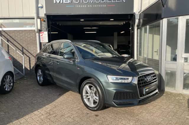 Audi Q3 (2017) thumbnail 3