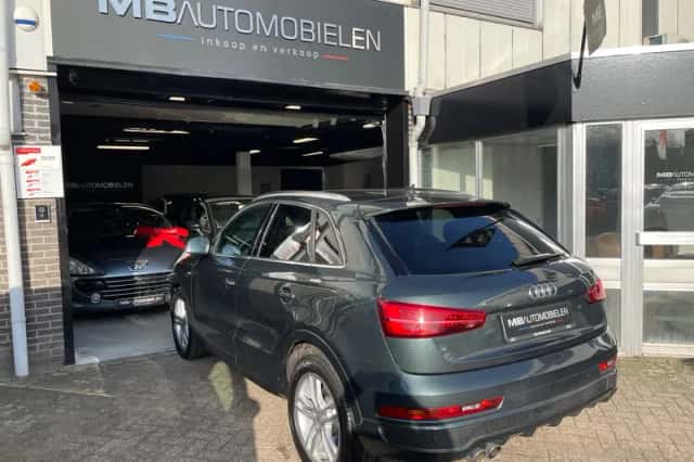 Audi Q3 (2017) thumbnail 6