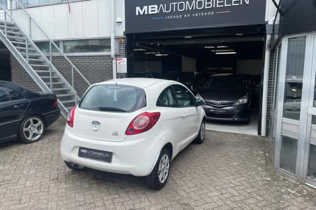 Ford Ka (2011) thumbnail 4