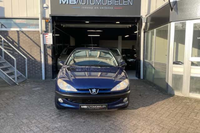 Peugeot 206 (2000) thumbnail 2