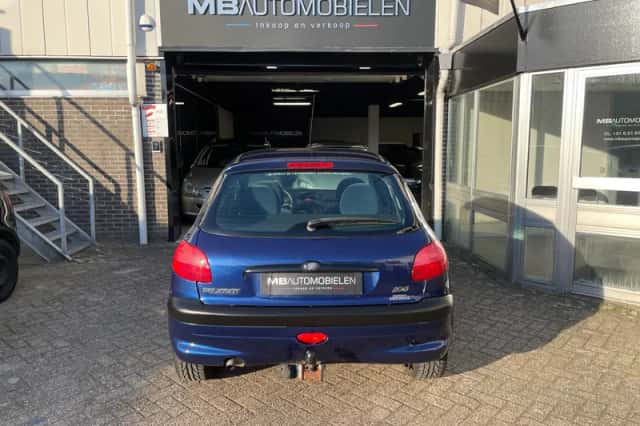 Peugeot 206 (2000) thumbnail 5