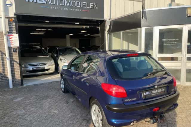 Peugeot 206 (2000) thumbnail 6