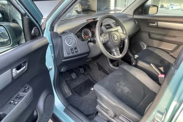 Suzuki Swift (2007) thumbnail 6