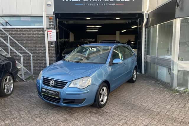 Volkswagen Polo (2008) thumbnail 1