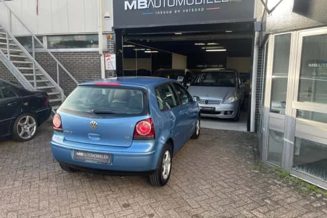 Volkswagen Polo (2008) thumbnail 4