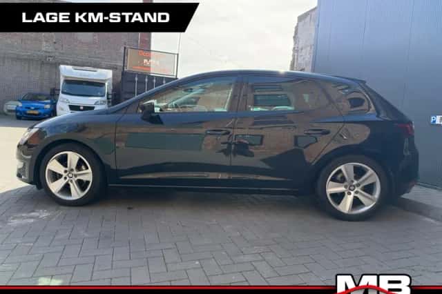 SEAT Leon (2017) thumbnail 4