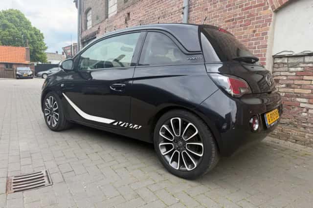 Opel Adam (2016) thumbnail 4