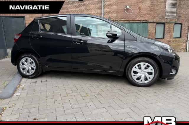 Toyota Yaris (2020) thumbnail 5