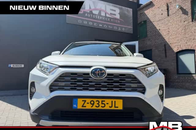 Toyota RAV4 (2020) thumbnail 3